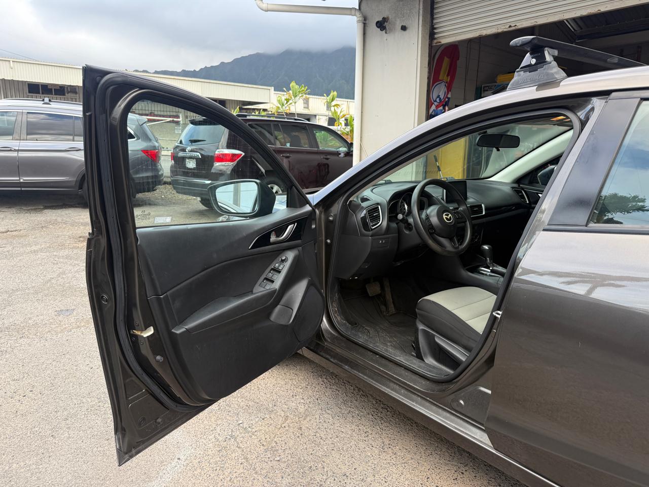 Mazda MAZDA3 i Sport AT 5-Door 2015