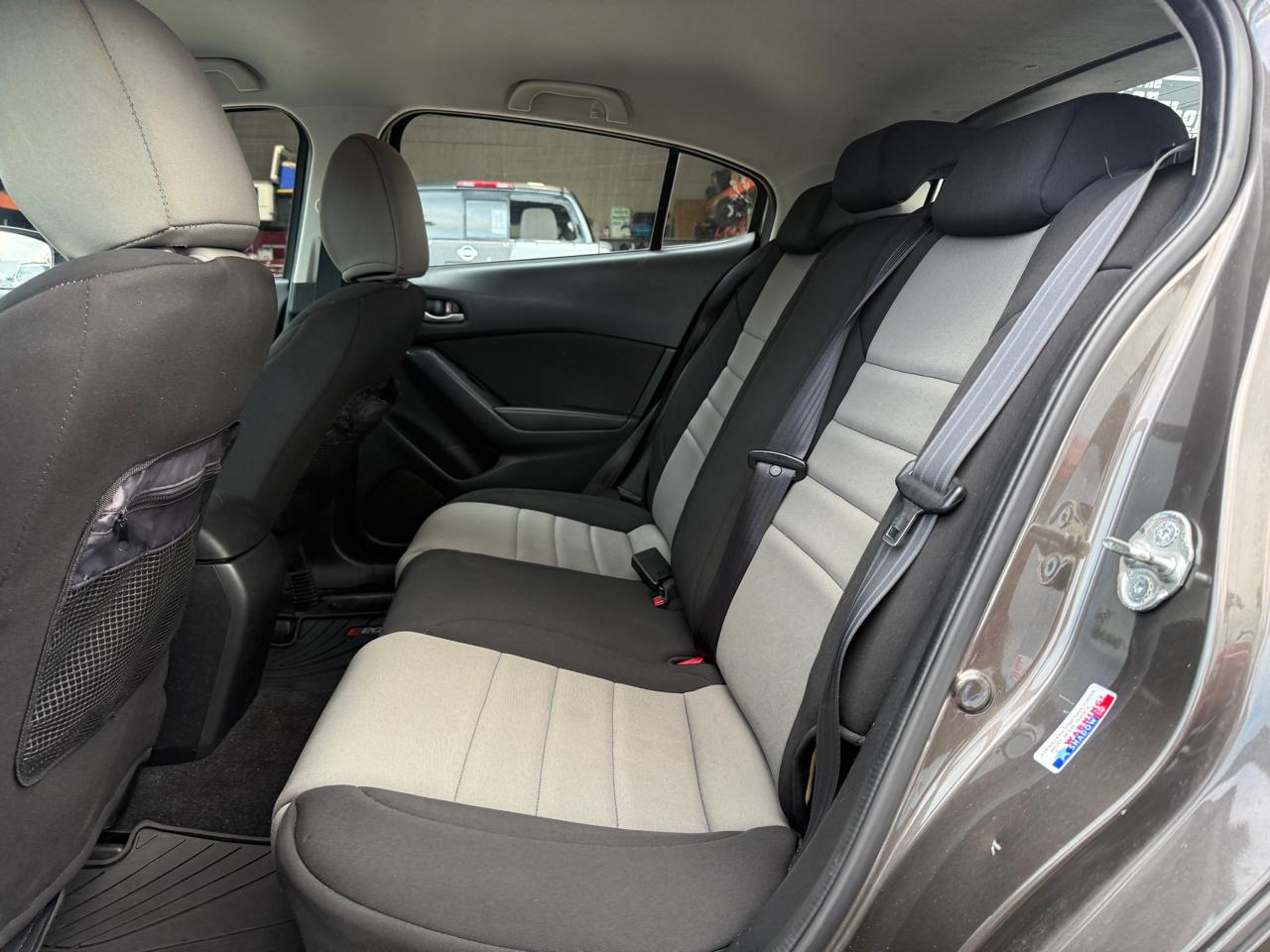 Mazda MAZDA3 i Sport AT 5-Door 2015