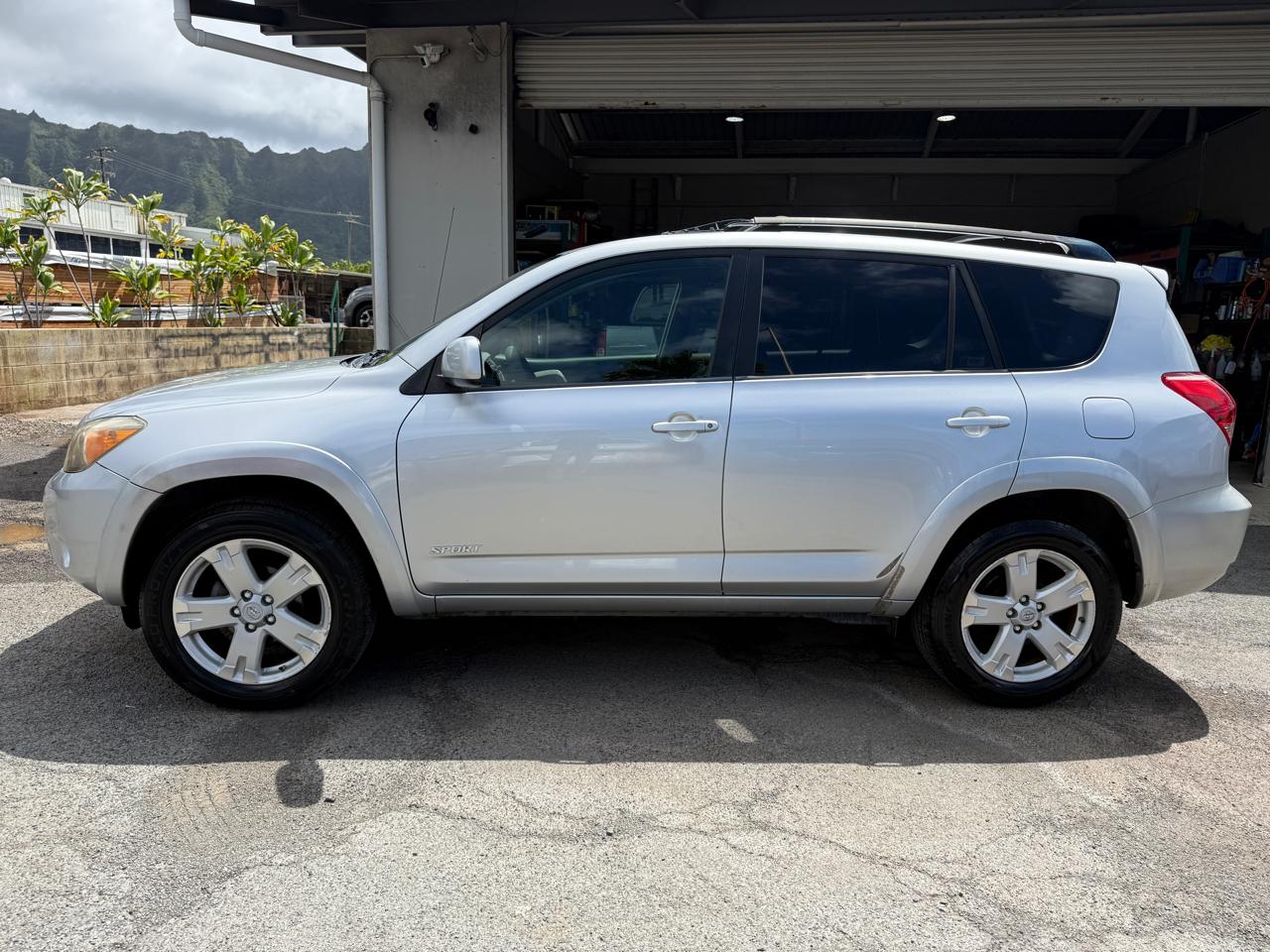 Toyota RAV4 Sport I4 2WD 2006