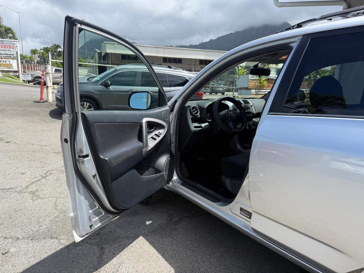 Toyota RAV4 Sport I4 2WD 2006