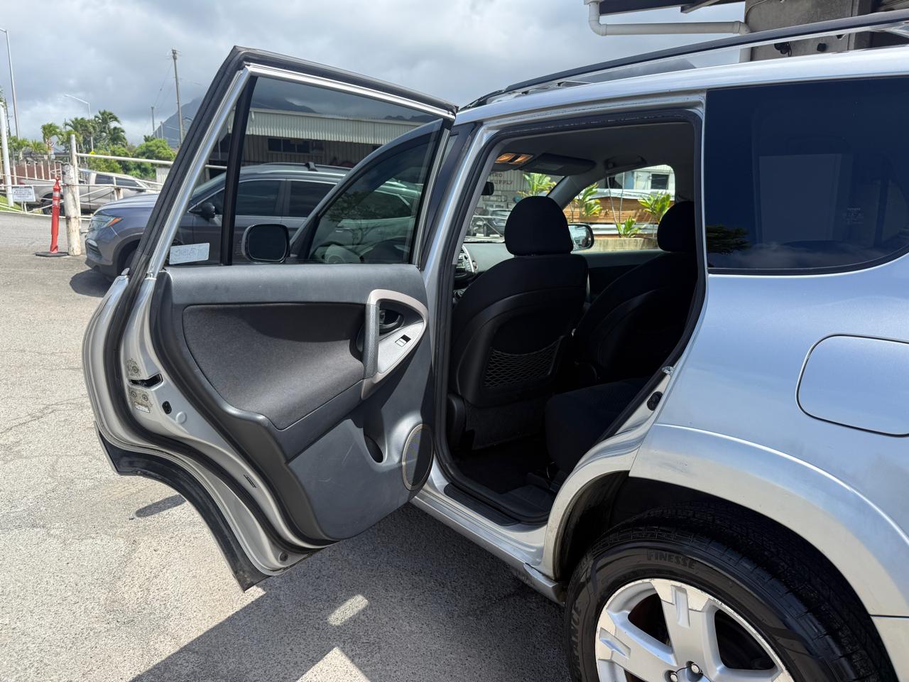 Toyota RAV4 Sport I4 2WD 2006