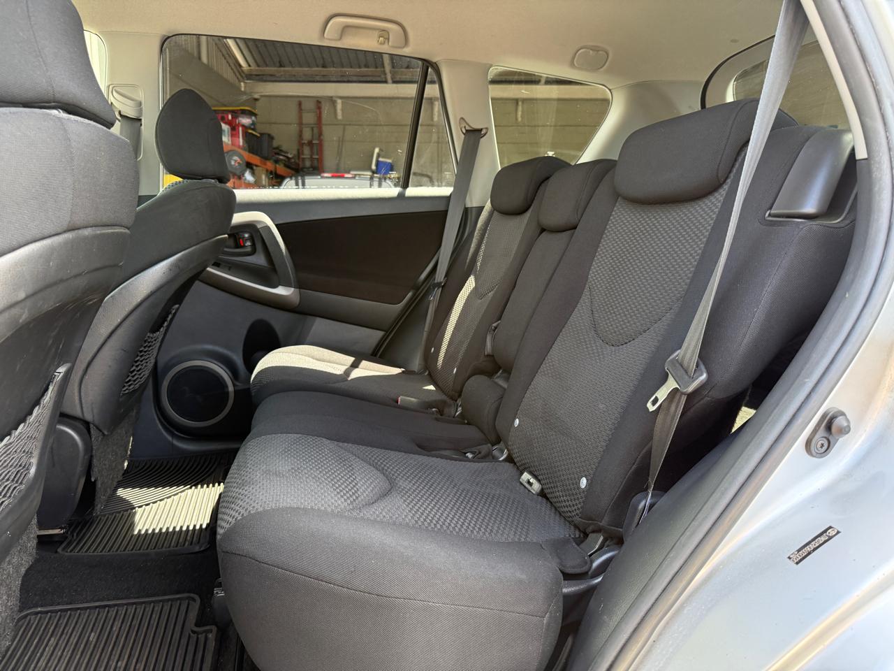 Toyota RAV4 Sport I4 2WD 2006
