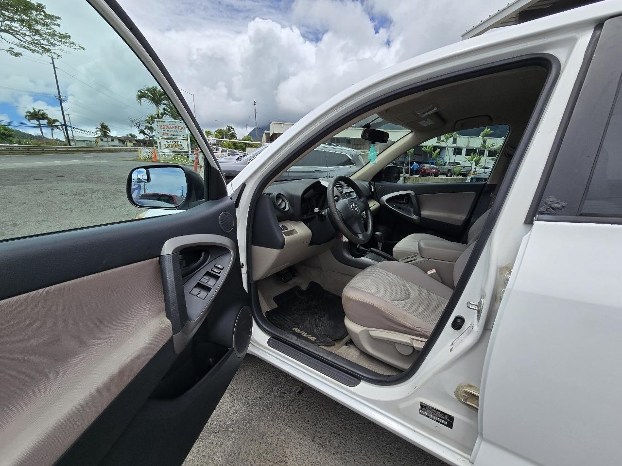 Toyota RAV4 Base I4 2WD 2006