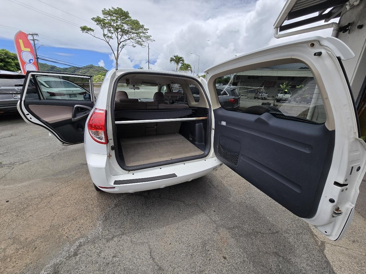 Toyota RAV4 Base I4 2WD 2006