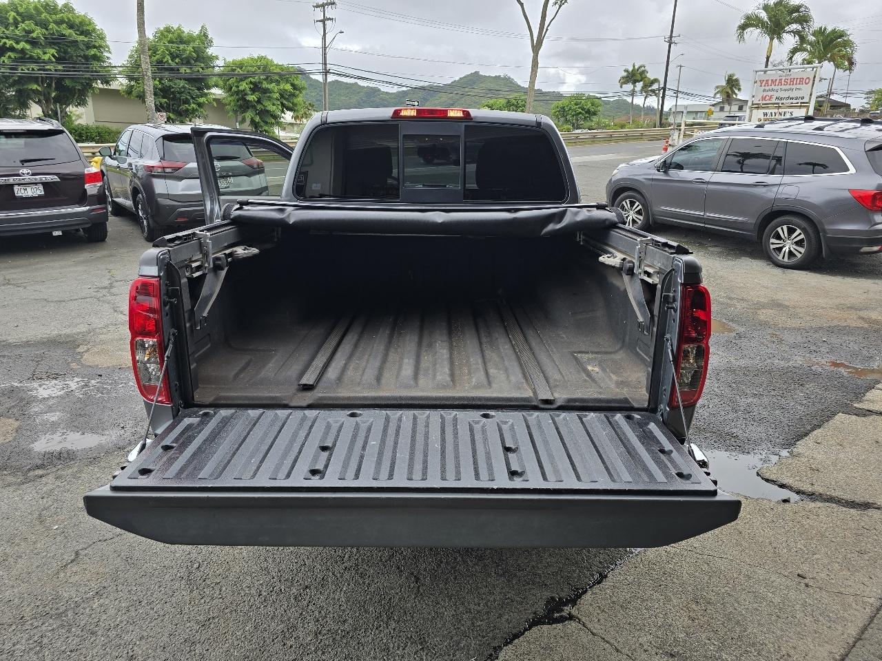 Nissan Frontier SV Crew Cab 4X4 V6 2019