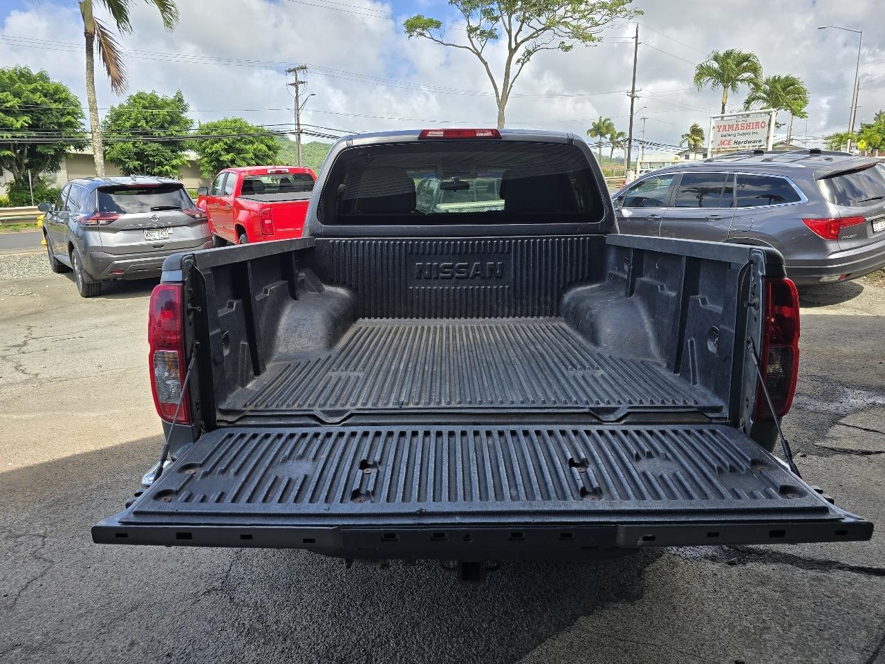 Nissan Frontier SV Crew Cab 4X4 V6 2019