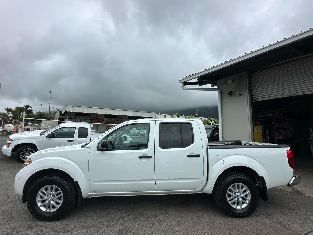 Nissan Frontier PRO-4X Crew Cab 5AT 4WD 2017
