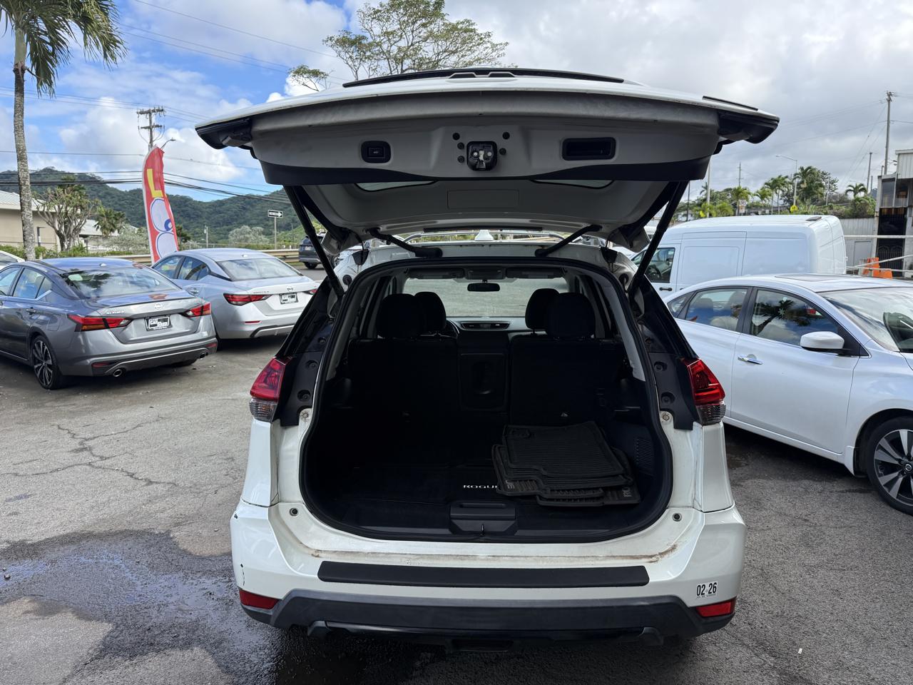 Nissan Rogue SV FWD 2018