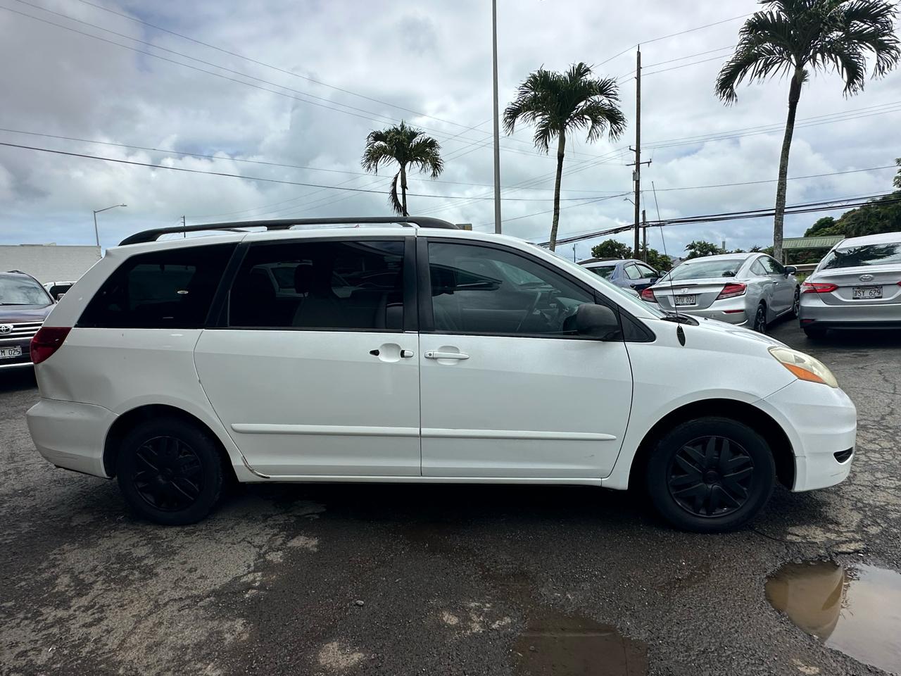 Toyota Sienna CE FWD 7 Passenger 2010