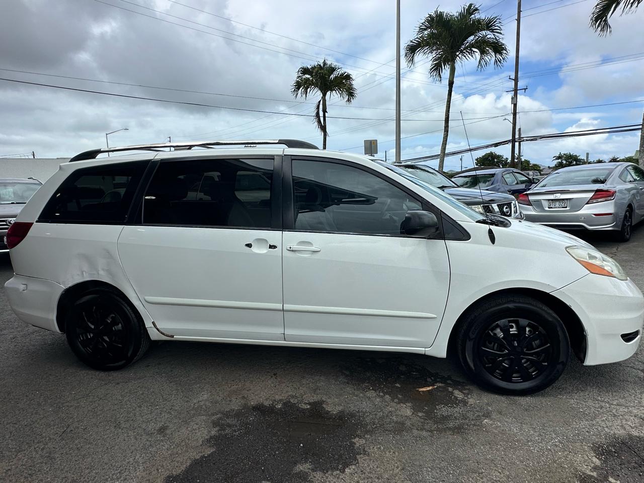 Toyota Sienna LE FWD 8-Passenger Seating 2008