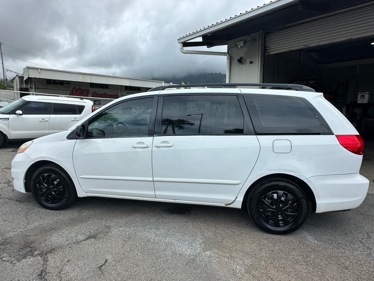 Toyota Sienna LE FWD 8-Passenger Seating 2008
