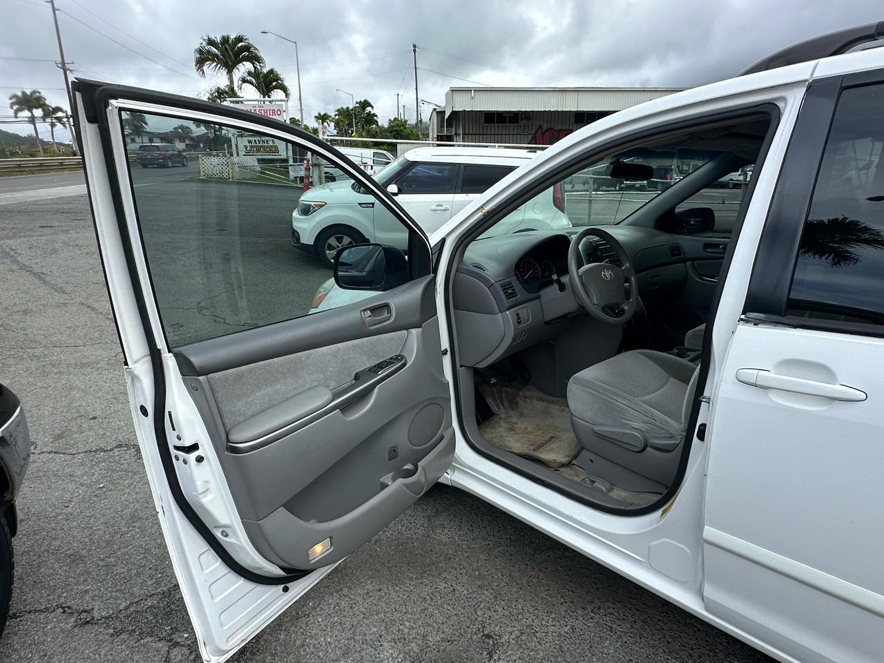 Toyota Sienna LE FWD 8-Passenger Seating 2008
