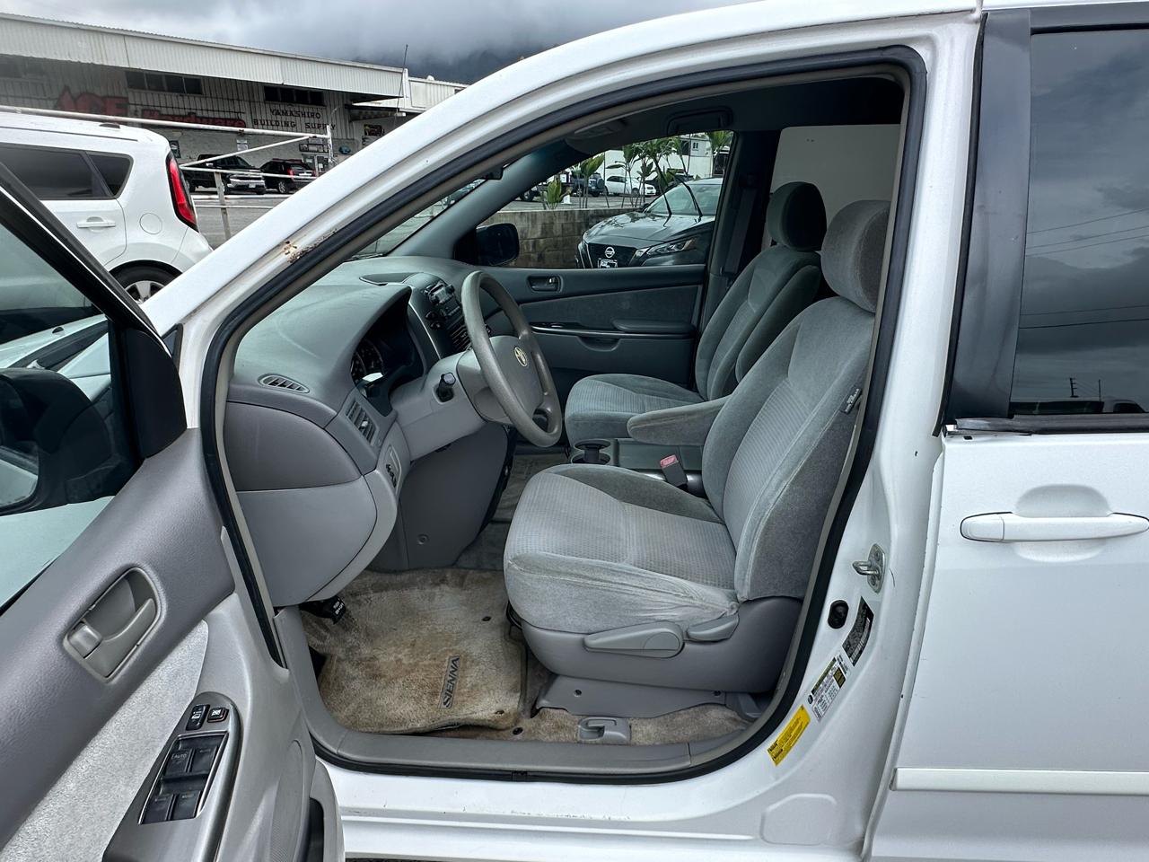 Toyota Sienna LE FWD 8-Passenger Seating 2008