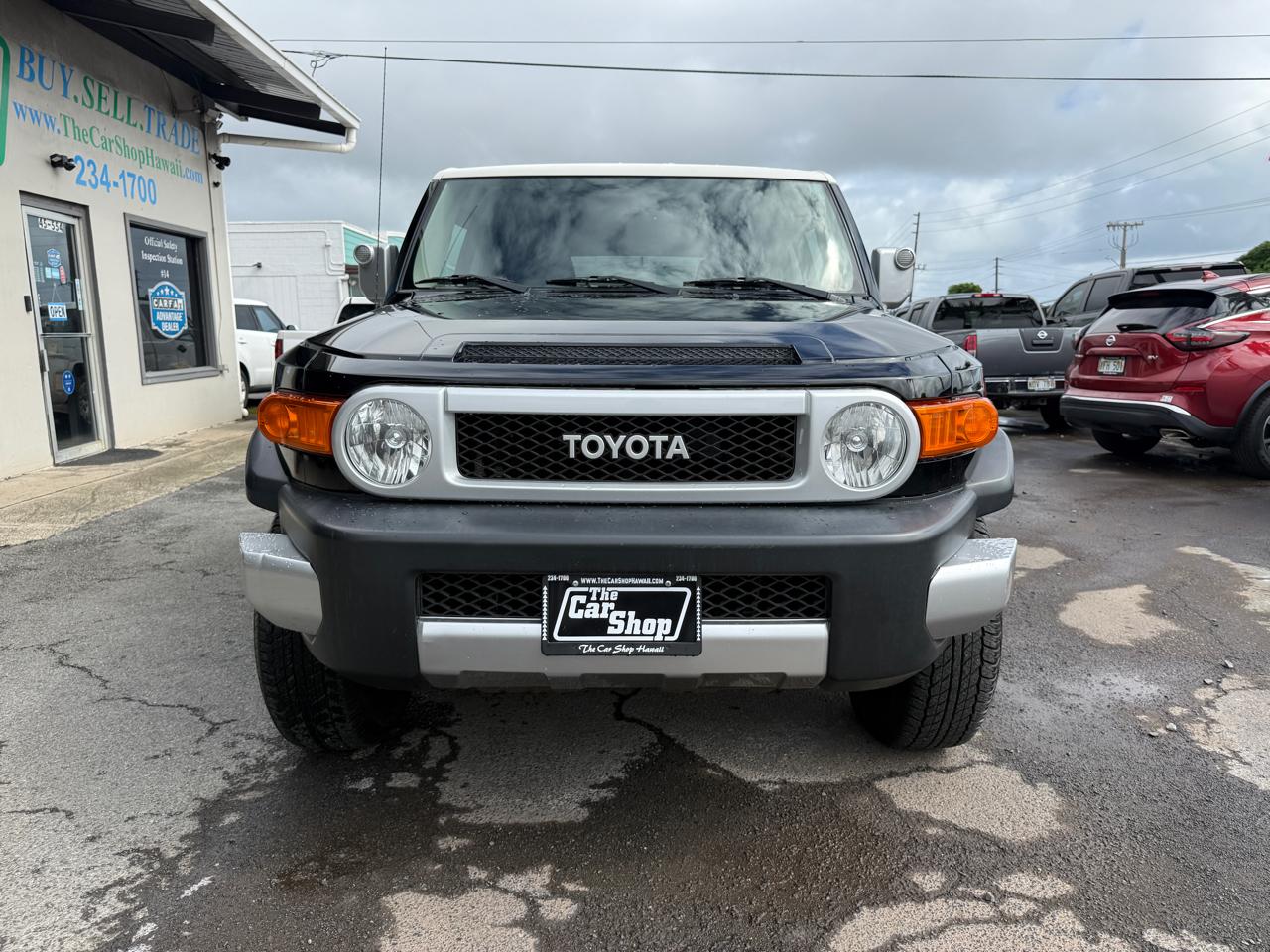 Toyota FJ Cruiser 4WD AT 2011