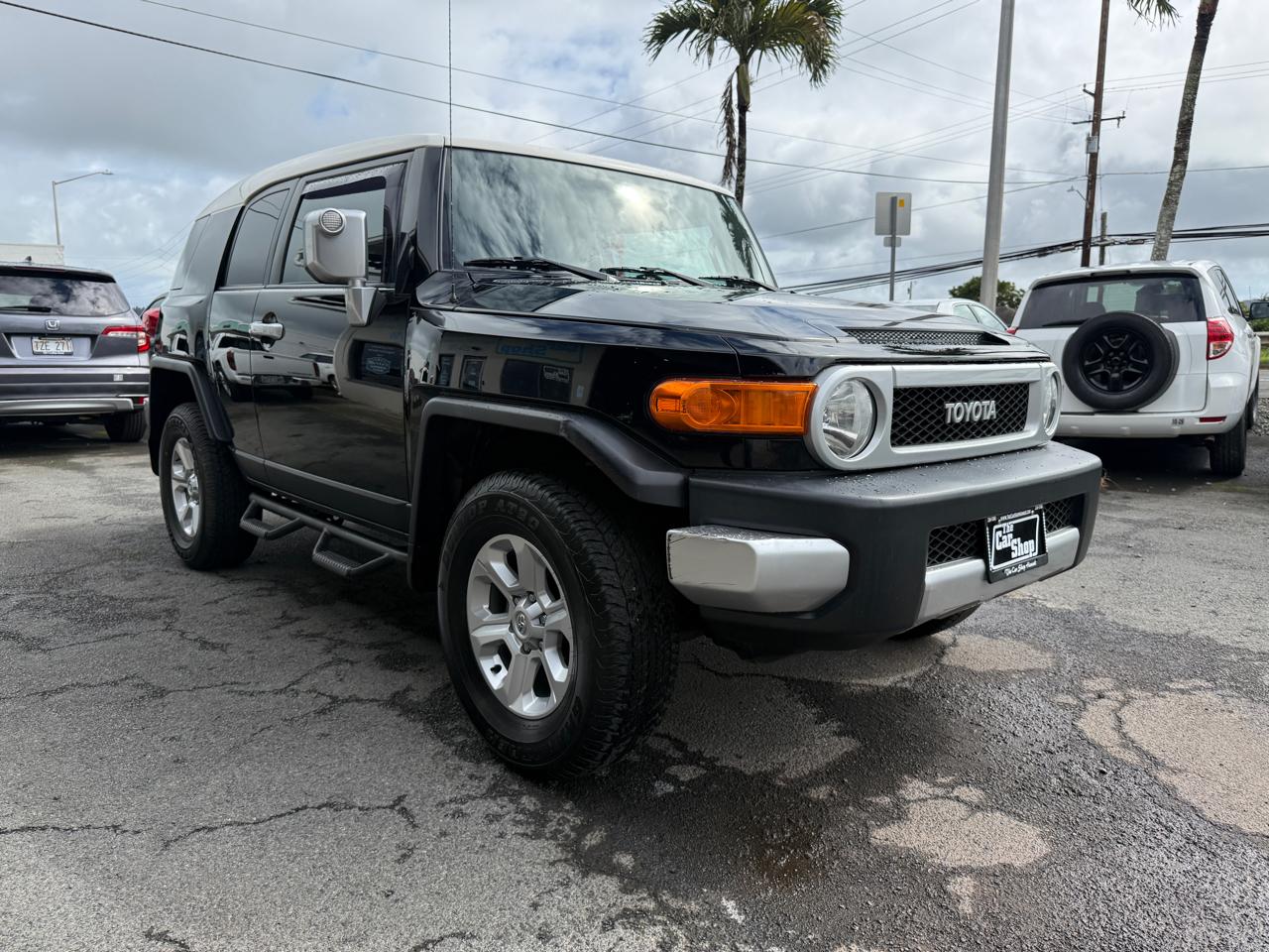 Toyota FJ Cruiser 4WD AT 2011