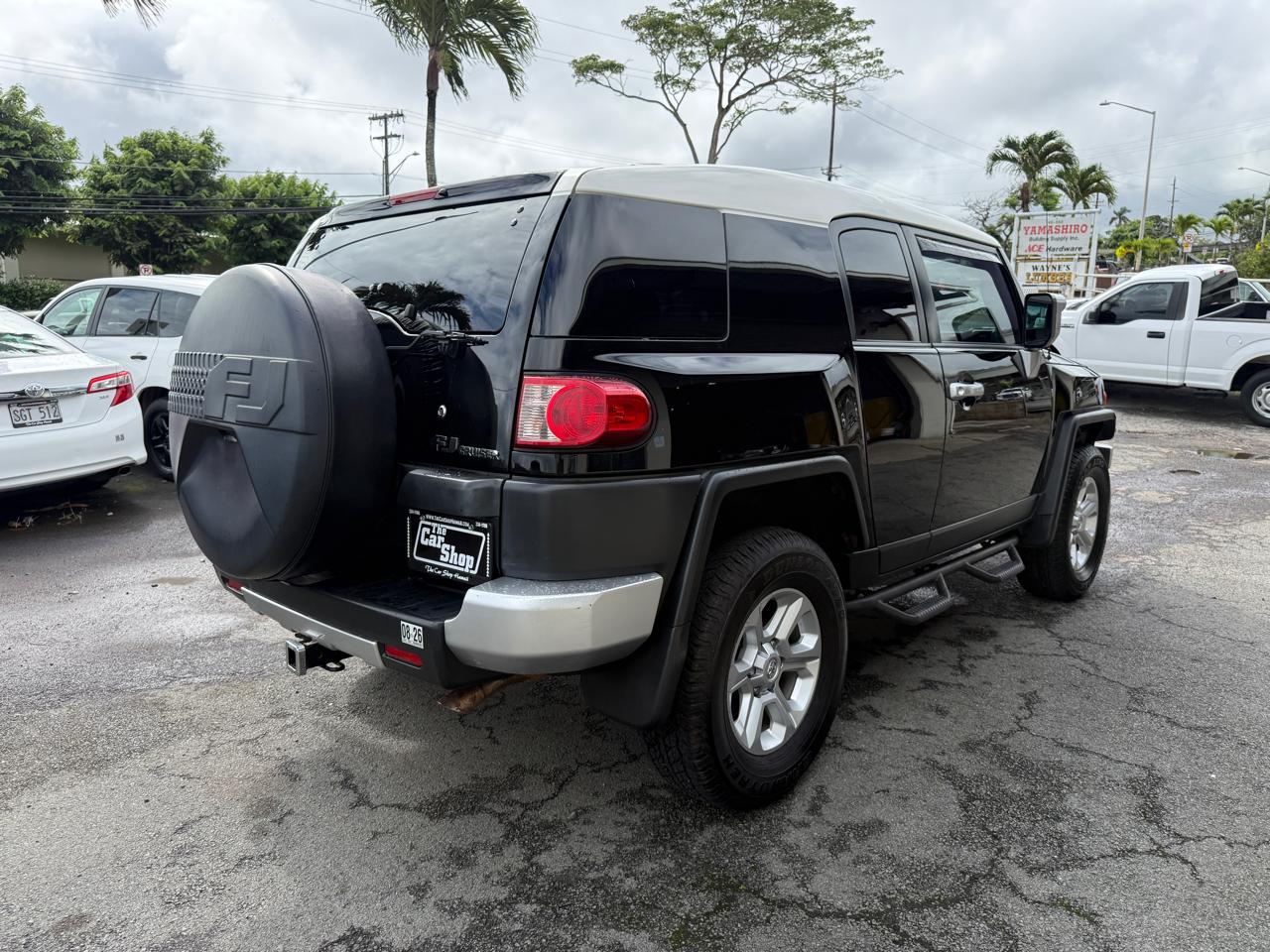 Toyota FJ Cruiser 4WD AT 2011