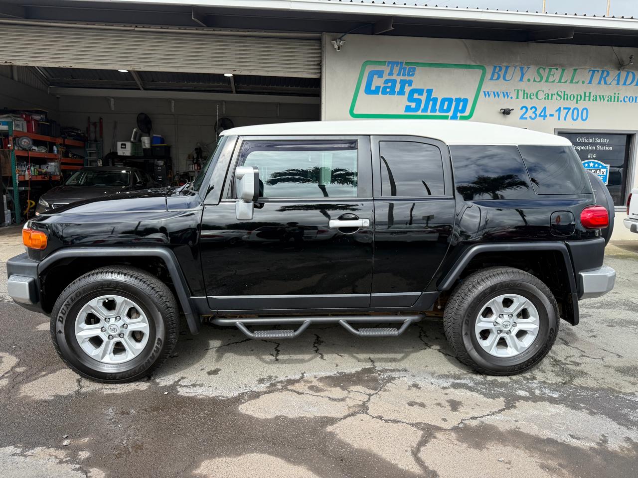 Toyota FJ Cruiser 4WD AT 2011