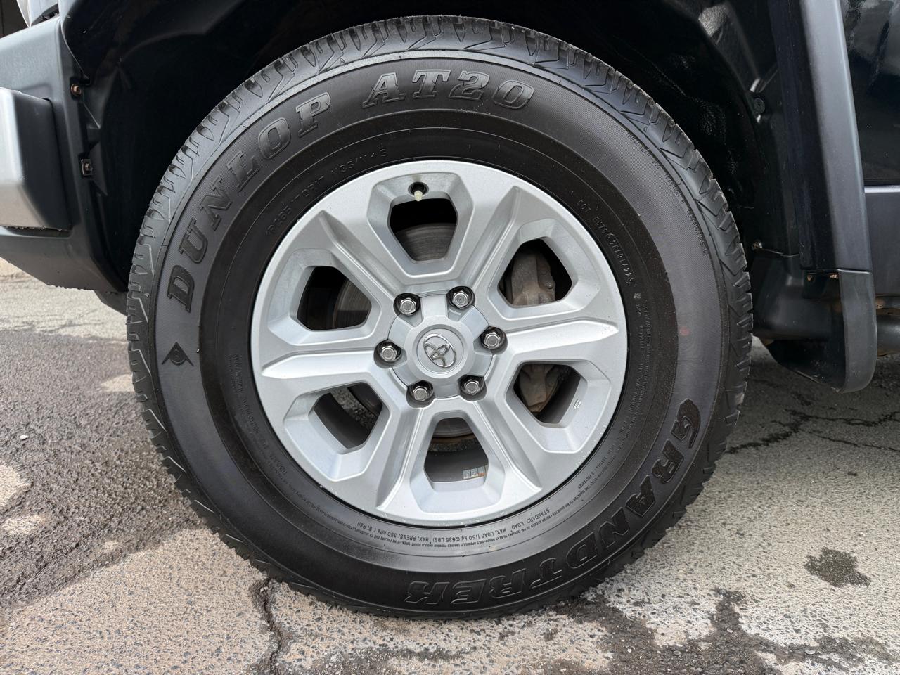 Toyota FJ Cruiser 4WD AT 2011