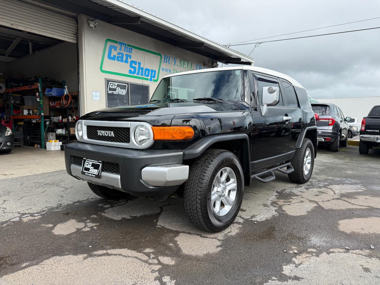 Toyota FJ Cruiser 4WD AT 2011