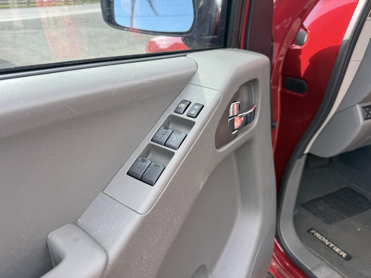 Nissan Frontier SV Crew Cab 2WD 2020