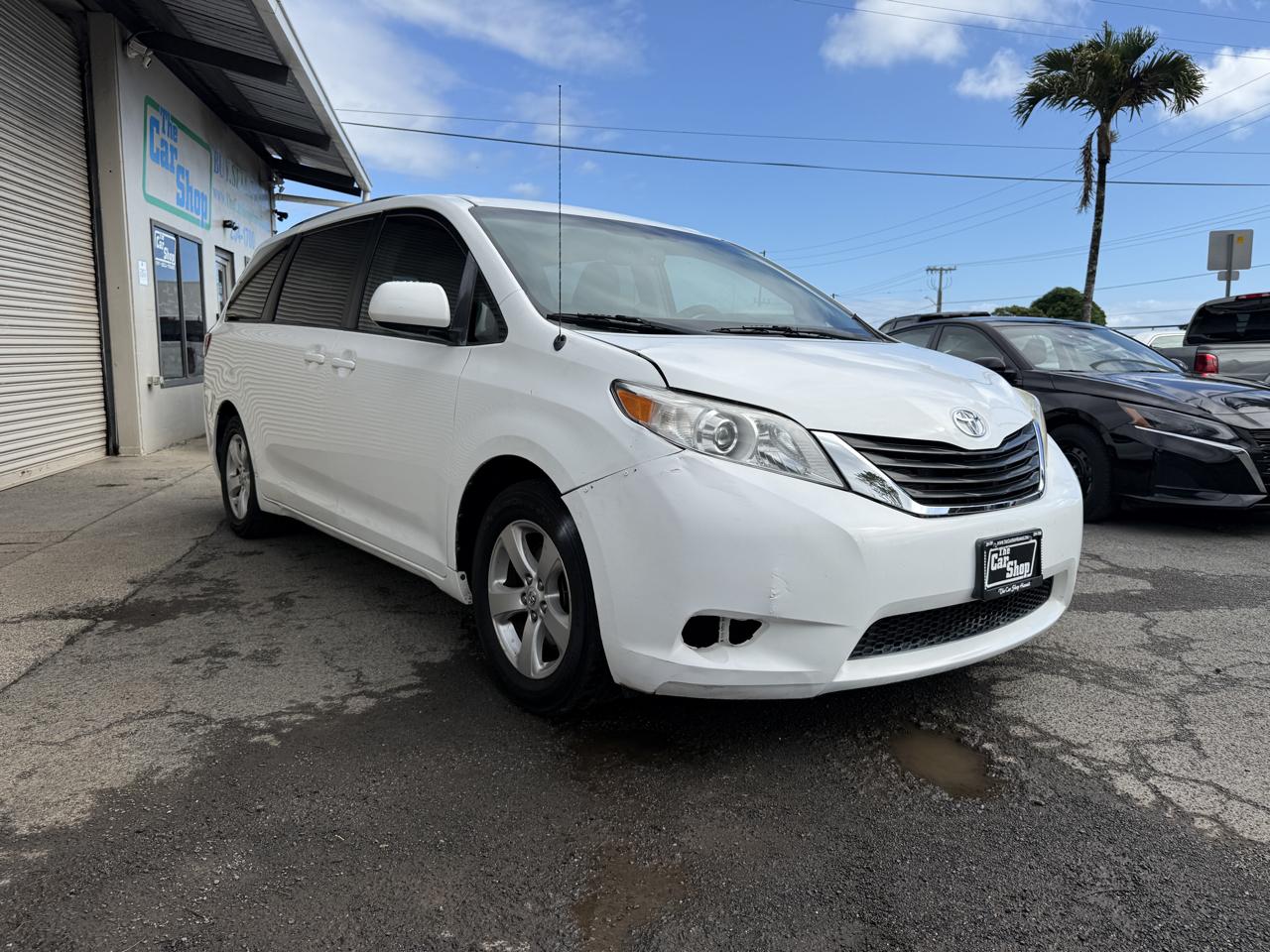 Toyota Sienna LE 8-Pass V6 2011