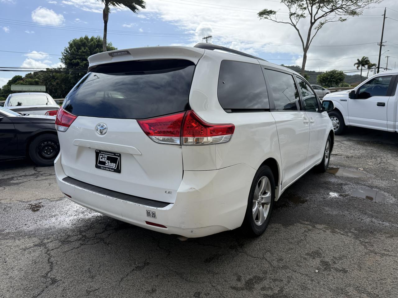 Toyota Sienna LE 8-Pass V6 2011