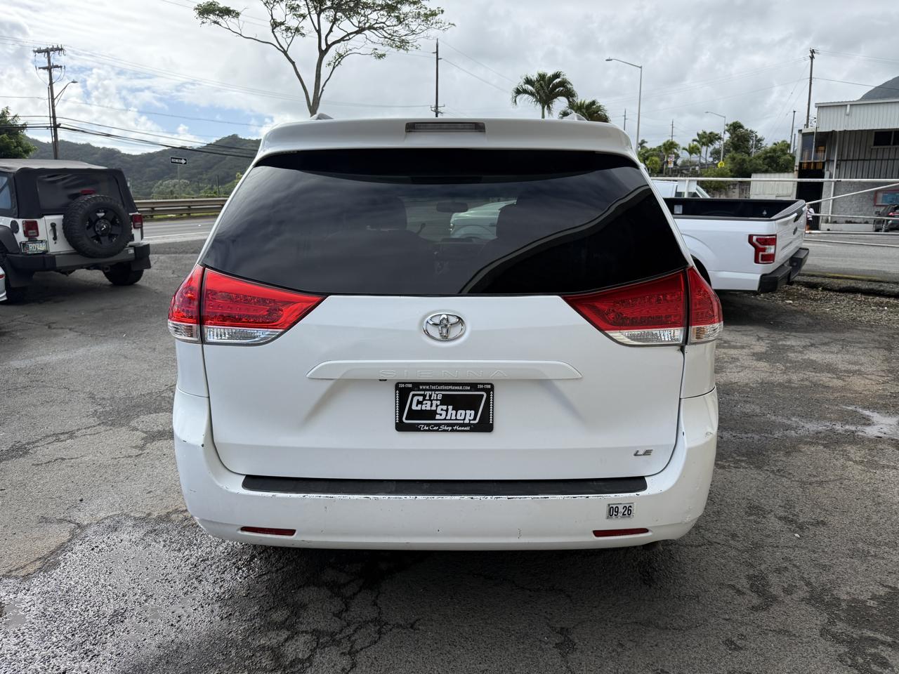Toyota Sienna LE 8-Pass V6 2011