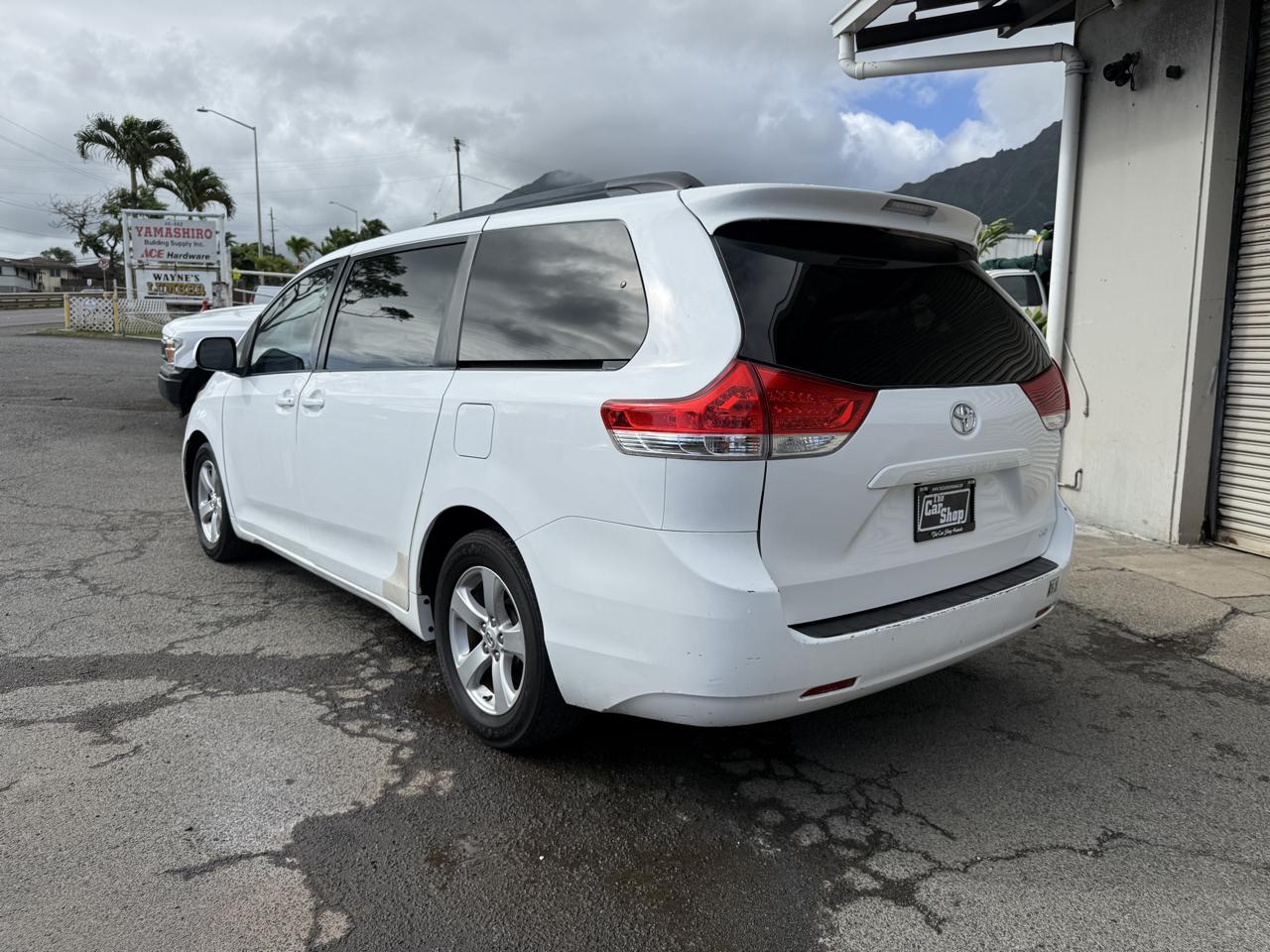 Toyota Sienna LE 8-Pass V6 2011