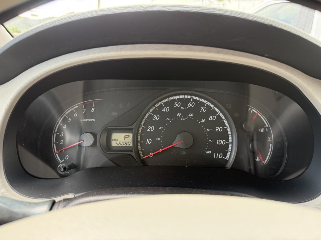 Toyota Sienna LE 8-Pass V6 2011
