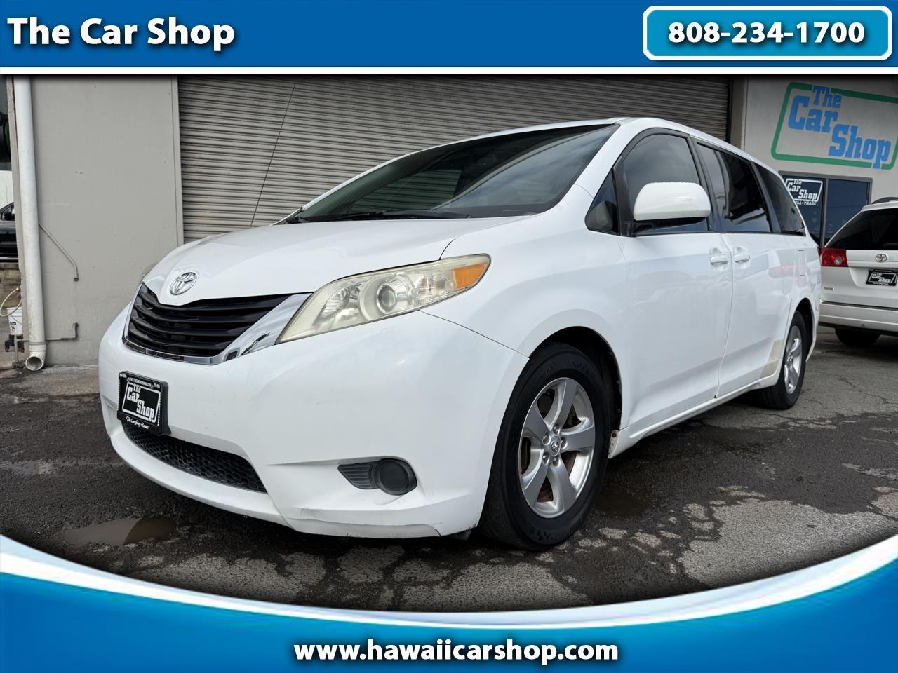 Toyota Sienna LE 8-Pass V6 2011
