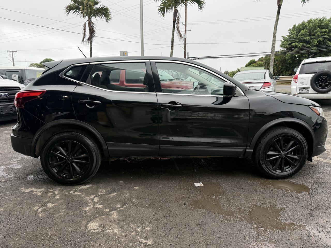 Nissan Rogue Sport S 2019