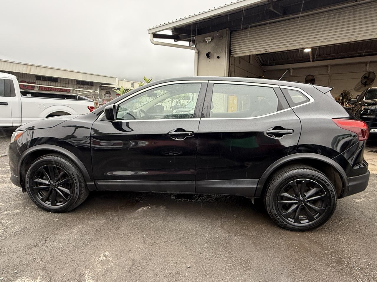 Nissan Rogue Sport S 2019