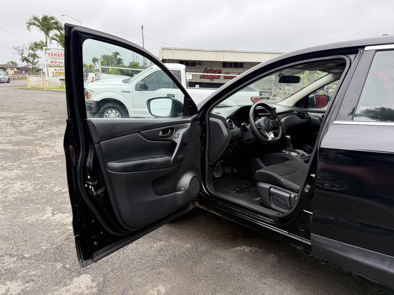 Nissan Rogue Sport S 2019