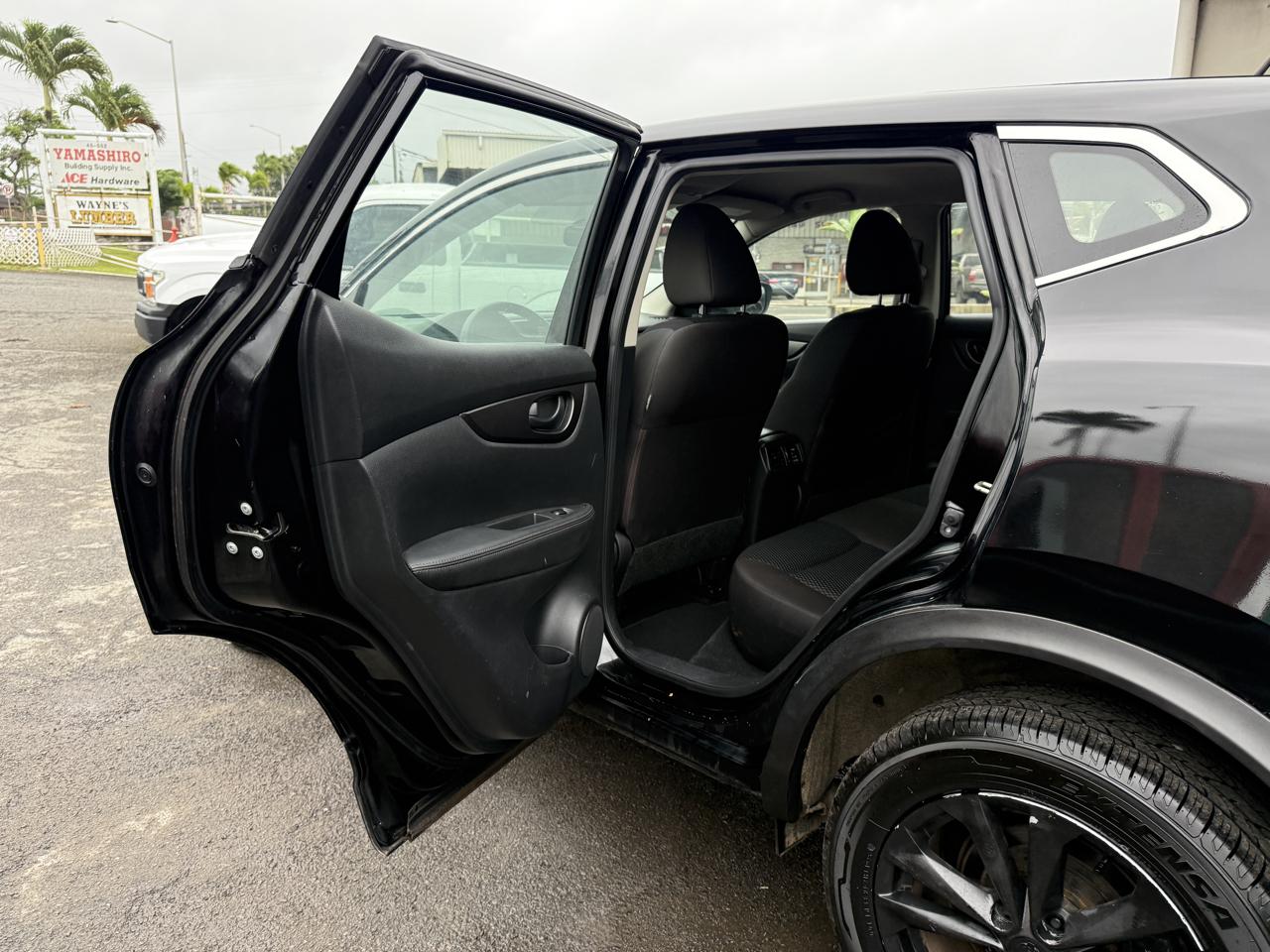 Nissan Rogue Sport S 2019