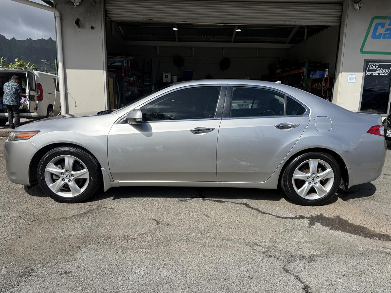 Acura TSX 6-speed MT 2010