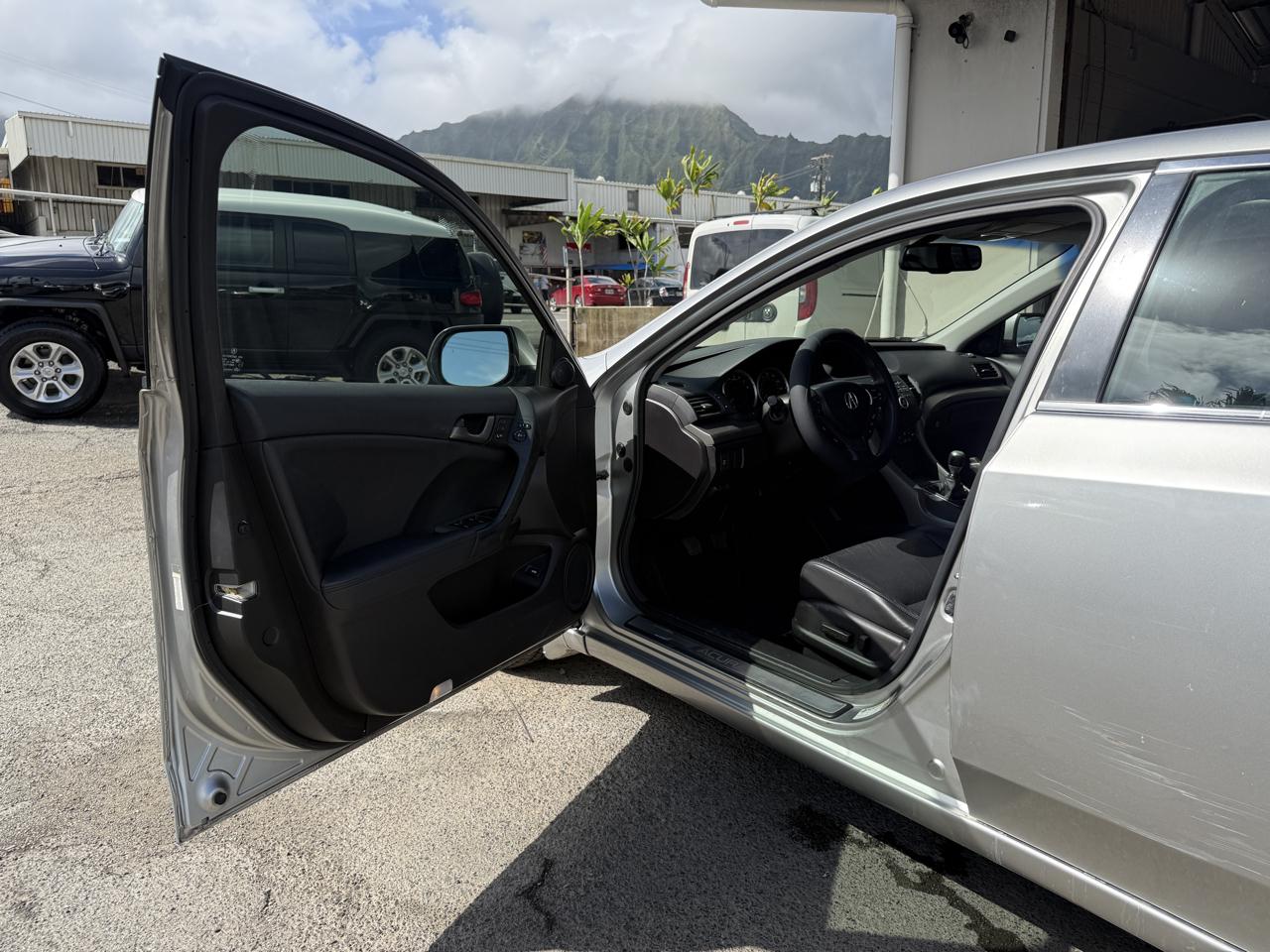 Acura TSX 6-speed MT 2010