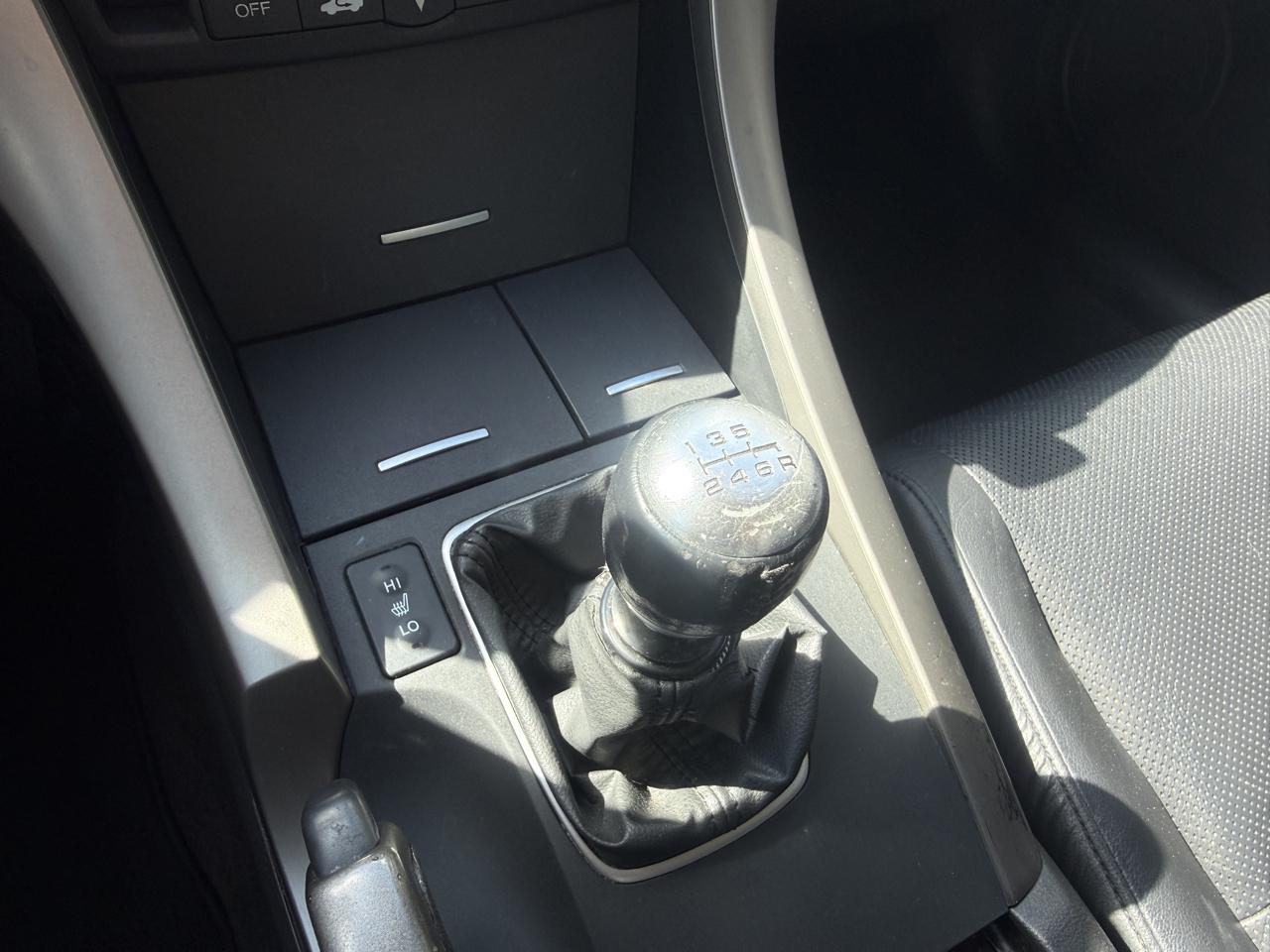 Acura TSX 6-speed MT 2010