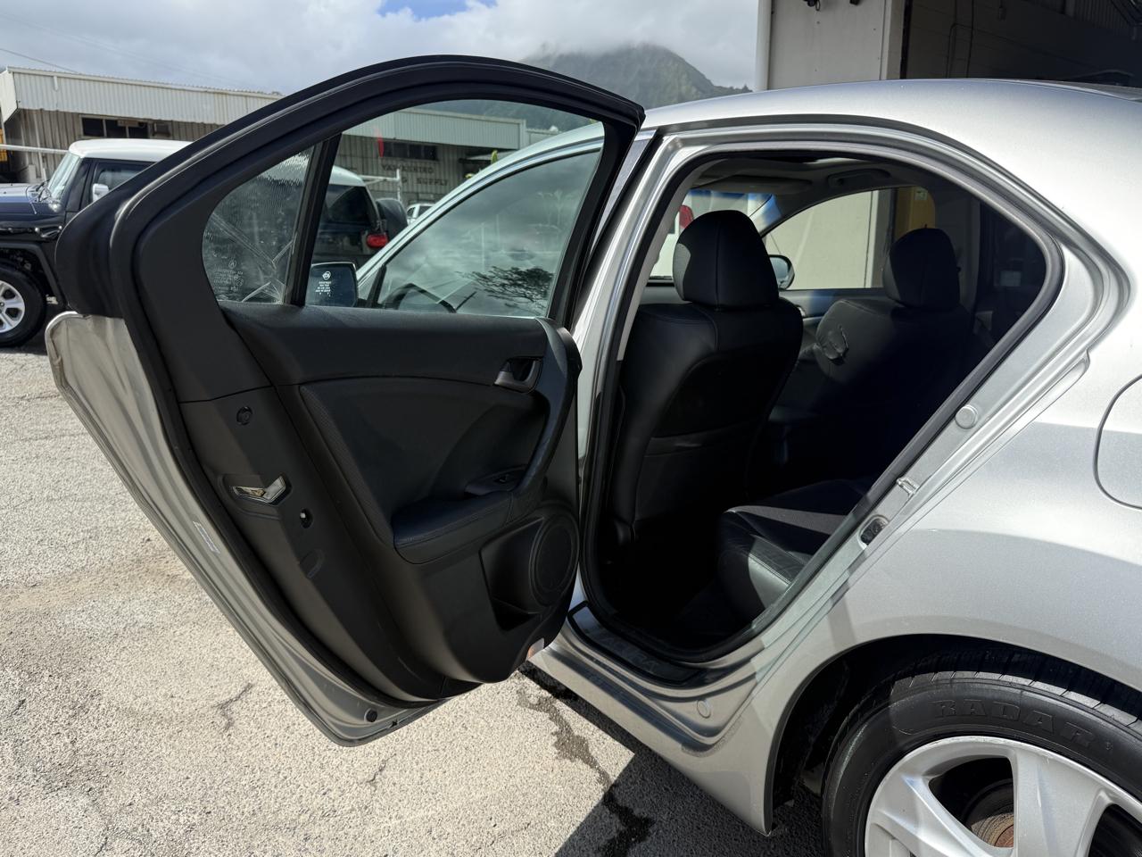 Acura TSX 6-speed MT 2010
