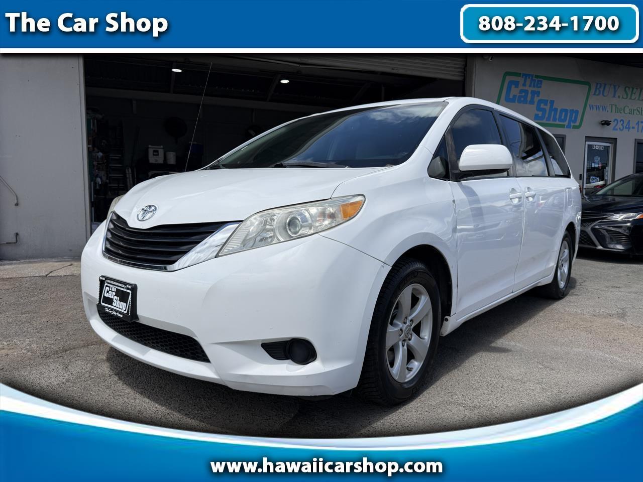 Toyota Sienna LE 8-Pass V6 2011