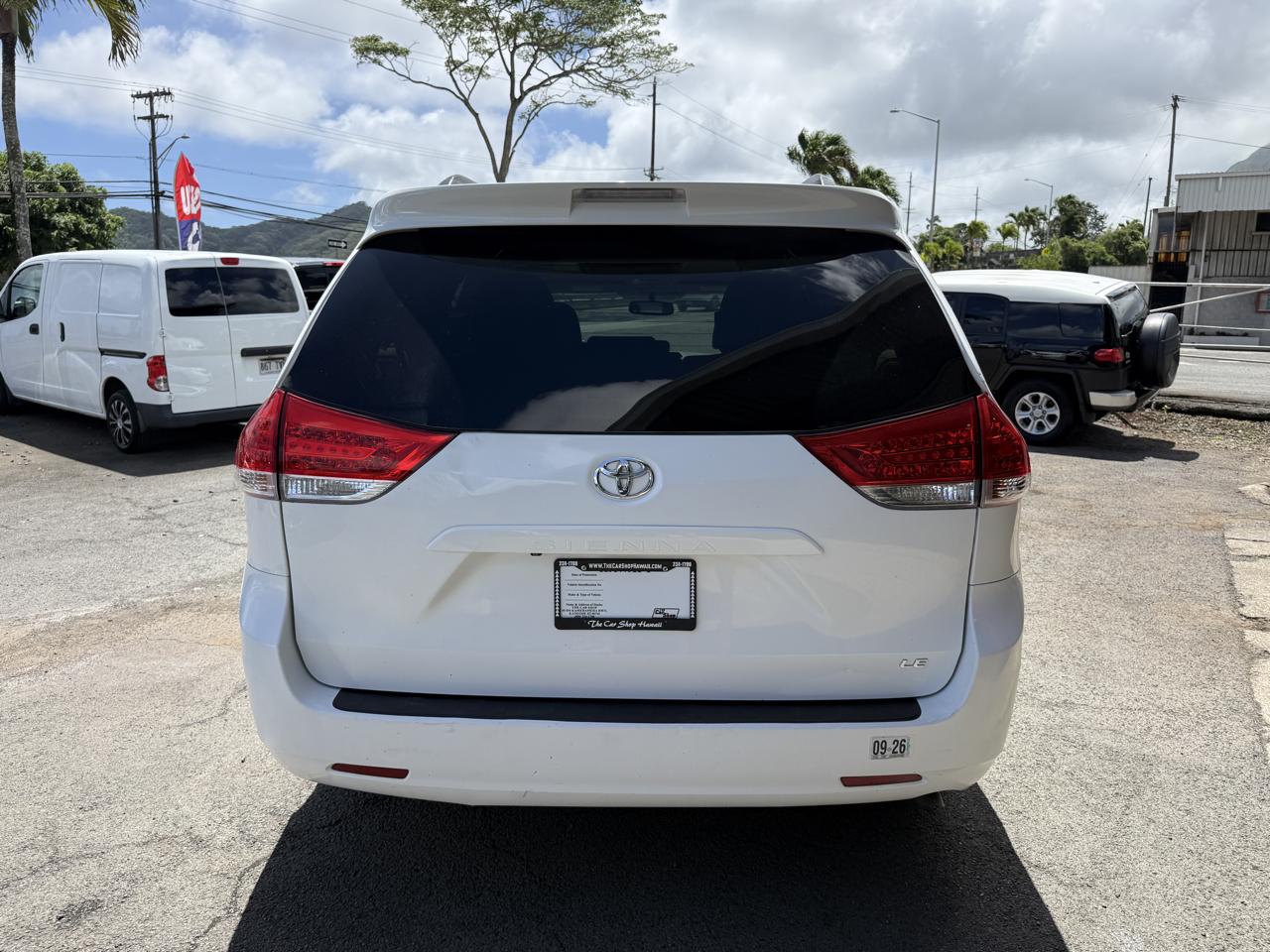 Toyota Sienna LE 8-Pass V6 2011