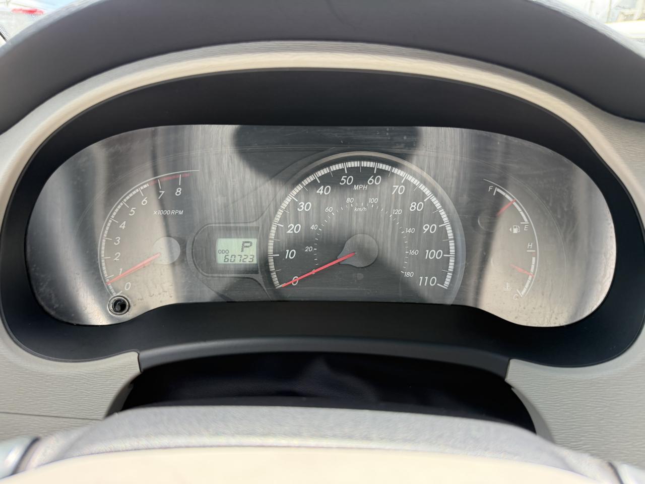 Toyota Sienna LE 8-Pass V6 2011