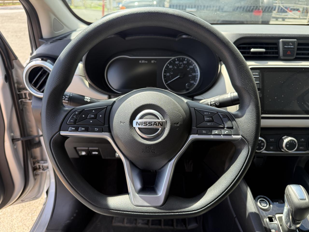Nissan Versa SV 2021