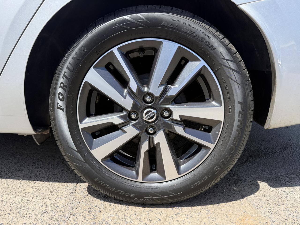 Nissan Versa SV 2021