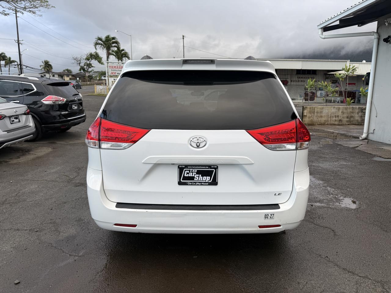 Toyota Sienna LE 8-Pass V6 2011