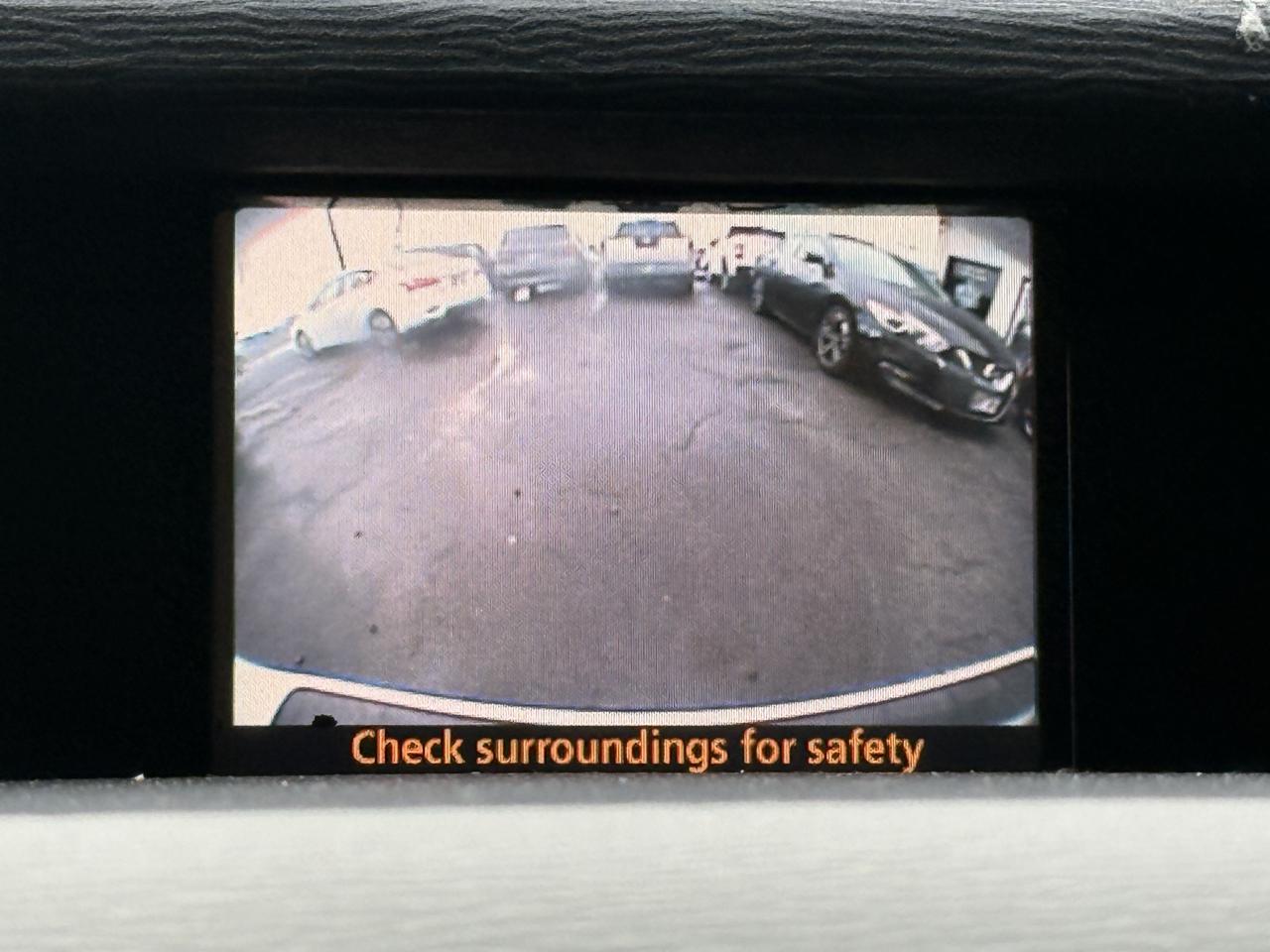Toyota Sienna LE 8-Pass V6 2011
