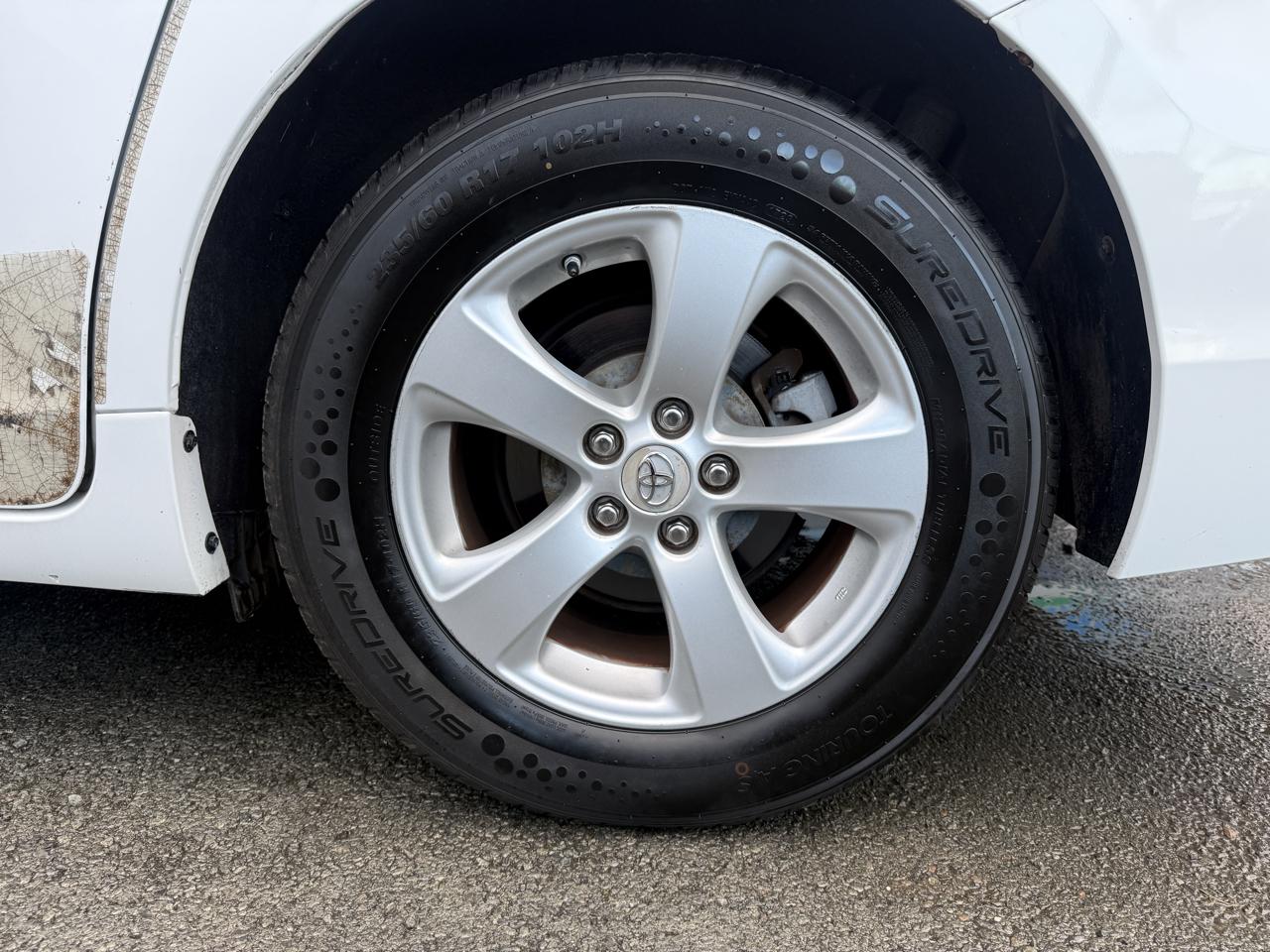 Toyota Sienna LE 8-Pass V6 2011