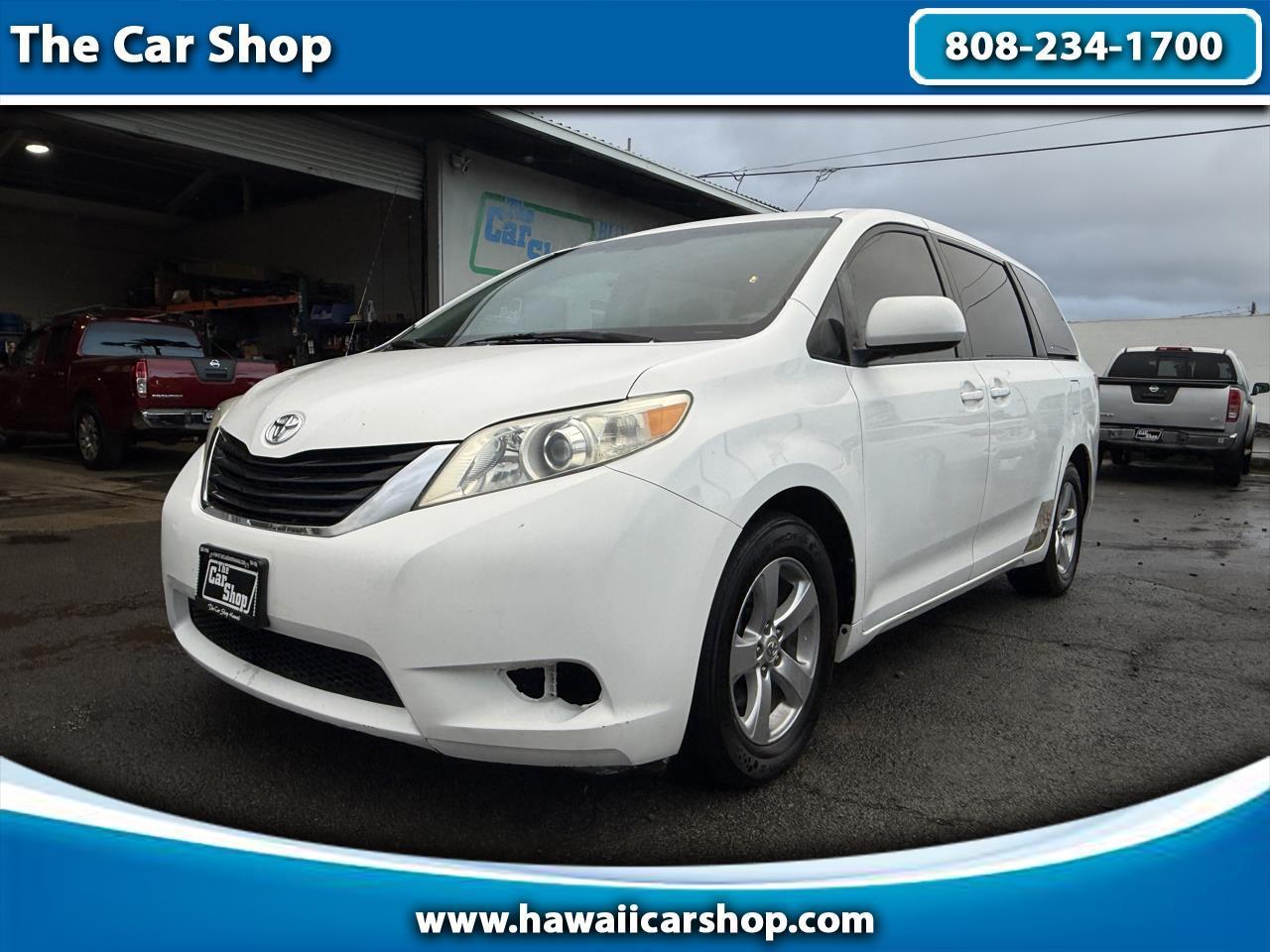 Toyota Sienna LE 8-Pass V6 2011