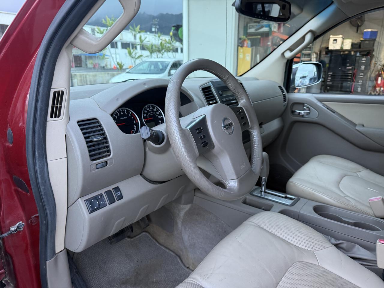 Nissan Frontier SL Crew Cab 2WD 2012