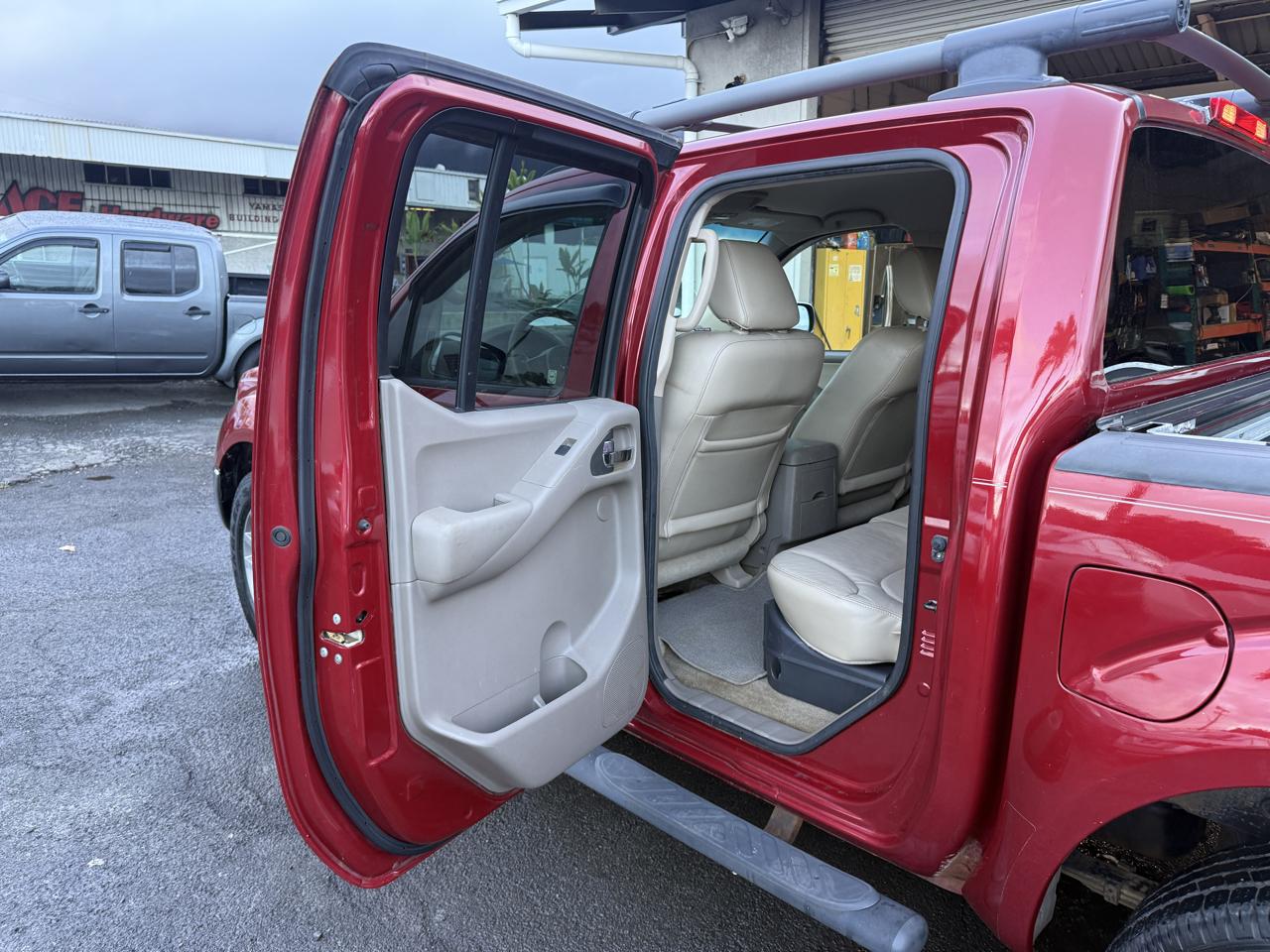 Nissan Frontier SL Crew Cab 2WD 2012