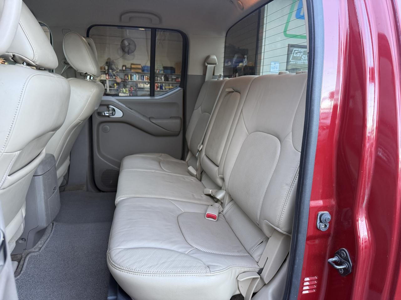 Nissan Frontier SL Crew Cab 2WD 2012